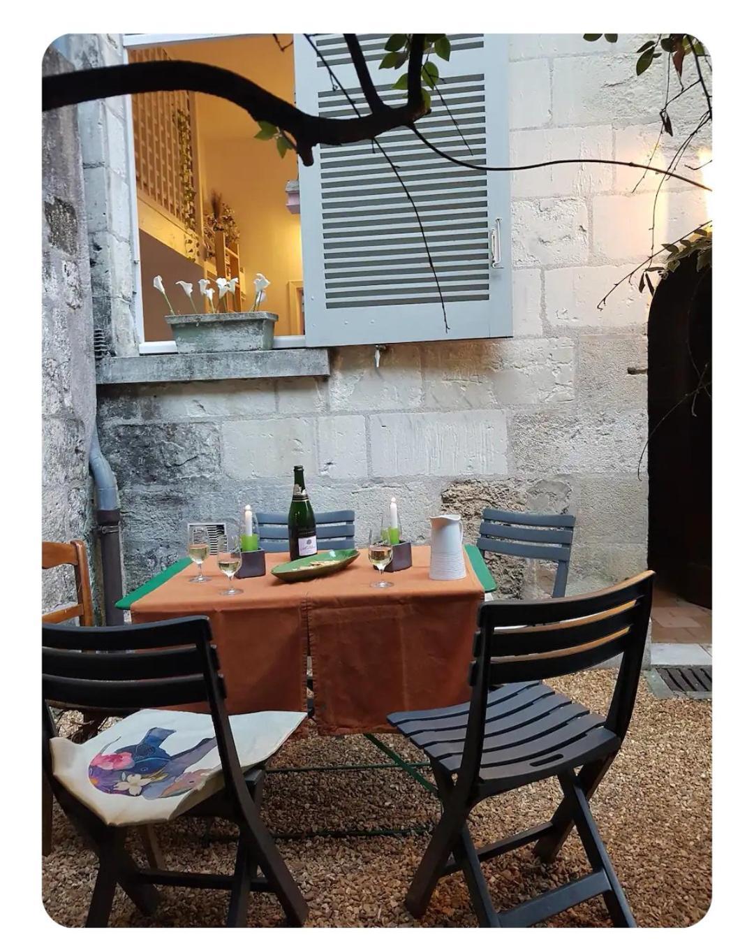 Appartement Havre de paix avec extérieur au coeur du vieux Tours Extérieur photo